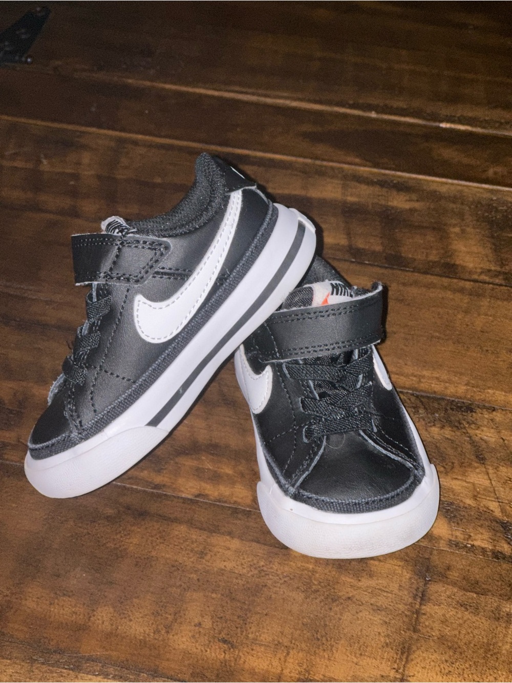 Nike Toddlers' Black & White Low-Top Sneakers Size 4.5